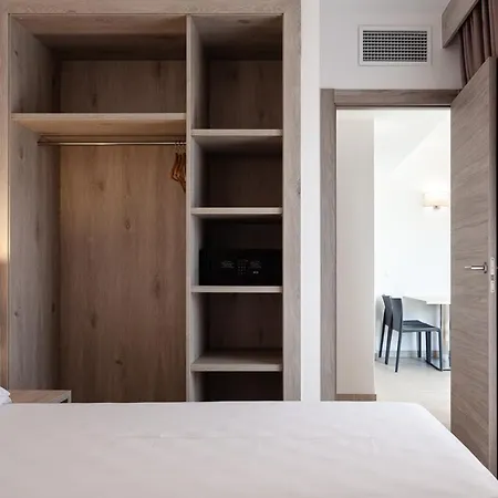Apartamento Blanco Y Negro - Recien Reformado *
