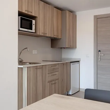 Apartamento Blanco Y Negro - Recien Reformado *