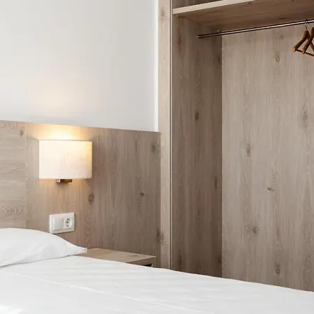 Blanco Y Negro - Recien Reformado Apartamento Lloret de Mar